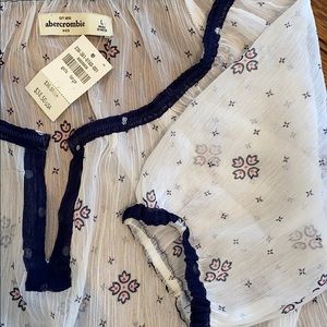 NWT Abercrombie Sheer Ruffle Peasant Top Large